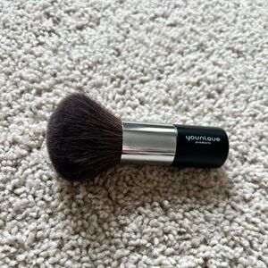 Younique Powder Puff Makeup Brush
